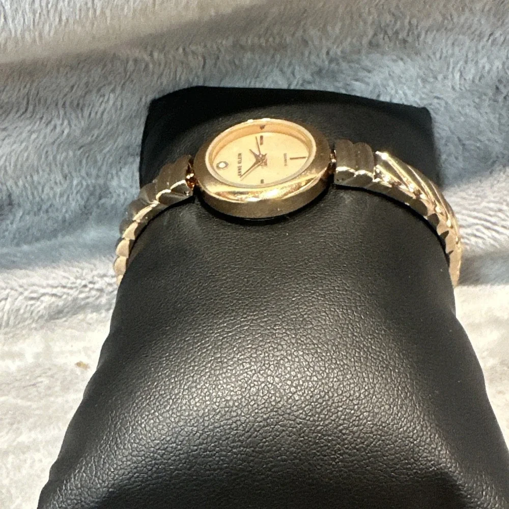Anne Klein Women's AK/2682 Ceramic Bracelet Rosegold-Tone Watch
